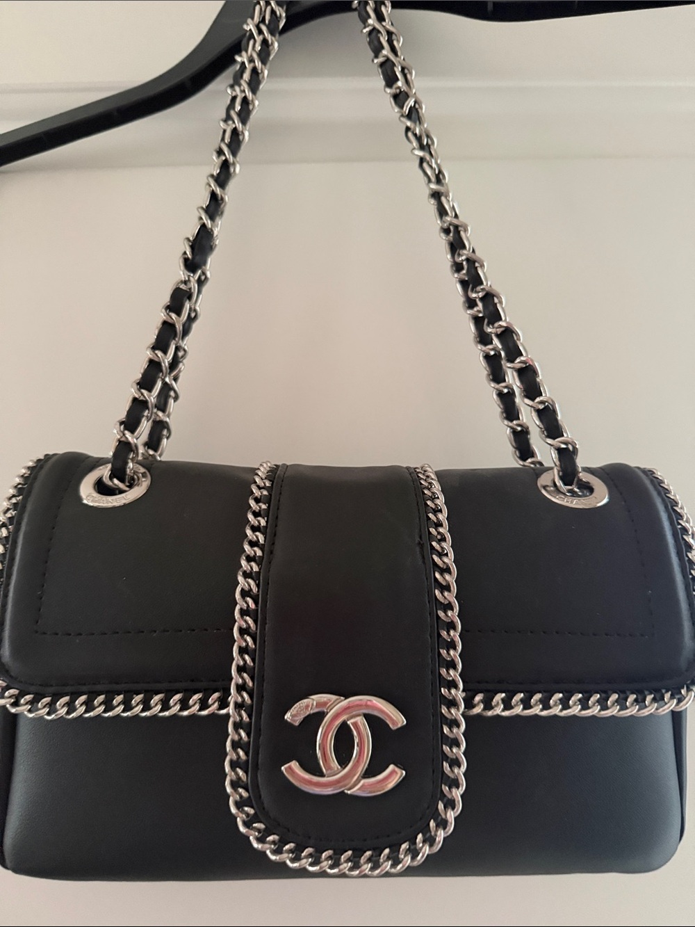 Black Leather Chain-Trim Shoulder Bag with Silver CC